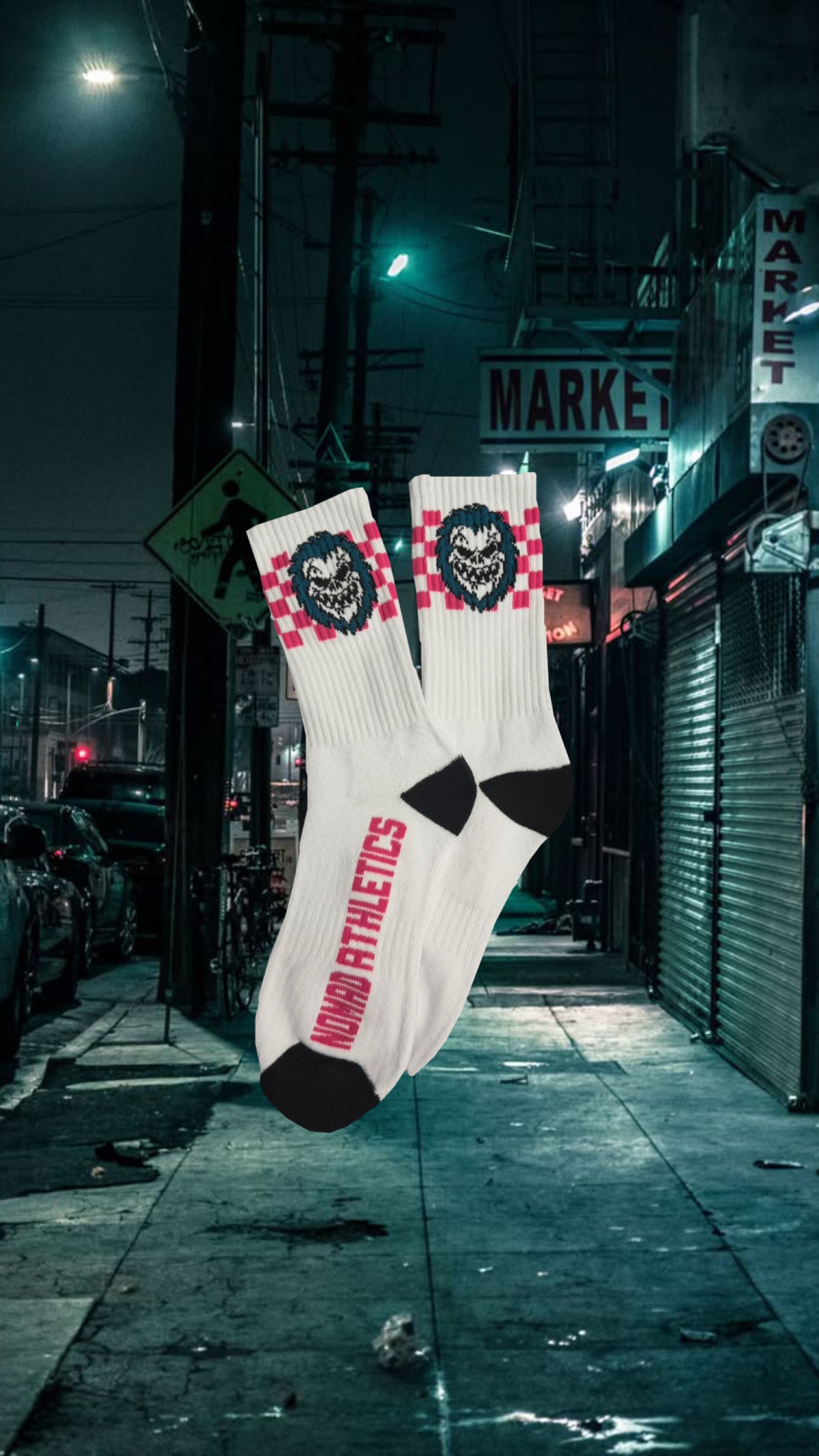 SKULLSQUATCH CHECK SOCKS