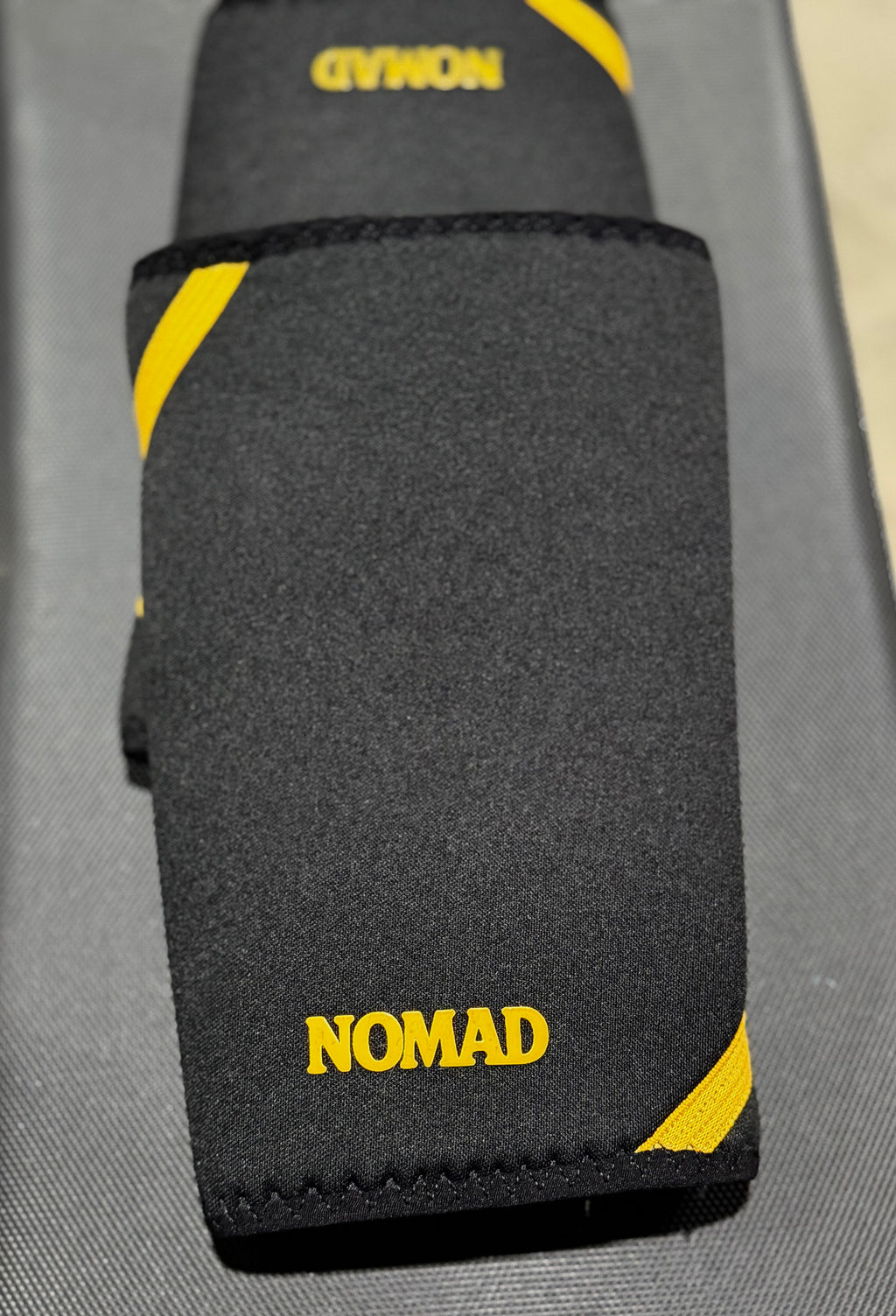 KNEE SLEEVES